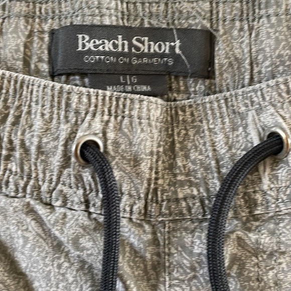 Cotton On Garments Beach Shorts Size L - Picture 2 of 8